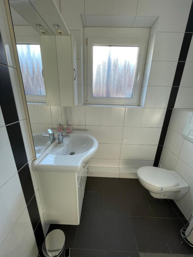 Ferienwohnung Schoene Zentrale Zimmer In Wilhelmshaven Exterior foto